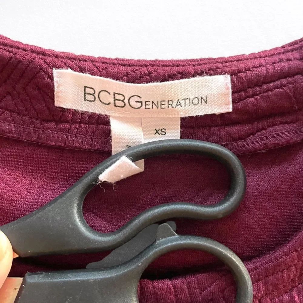 BCBG Oversized Textured Sweater Top - Picture 5 of 6